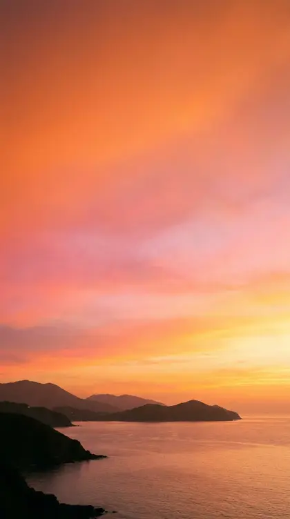 Warm Gradient Sunset 